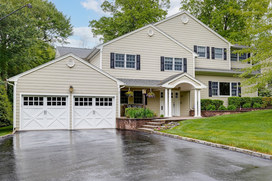 88 Sherbrook Drive, Berkeley Heights, NJ 07922, Presented by Catherine